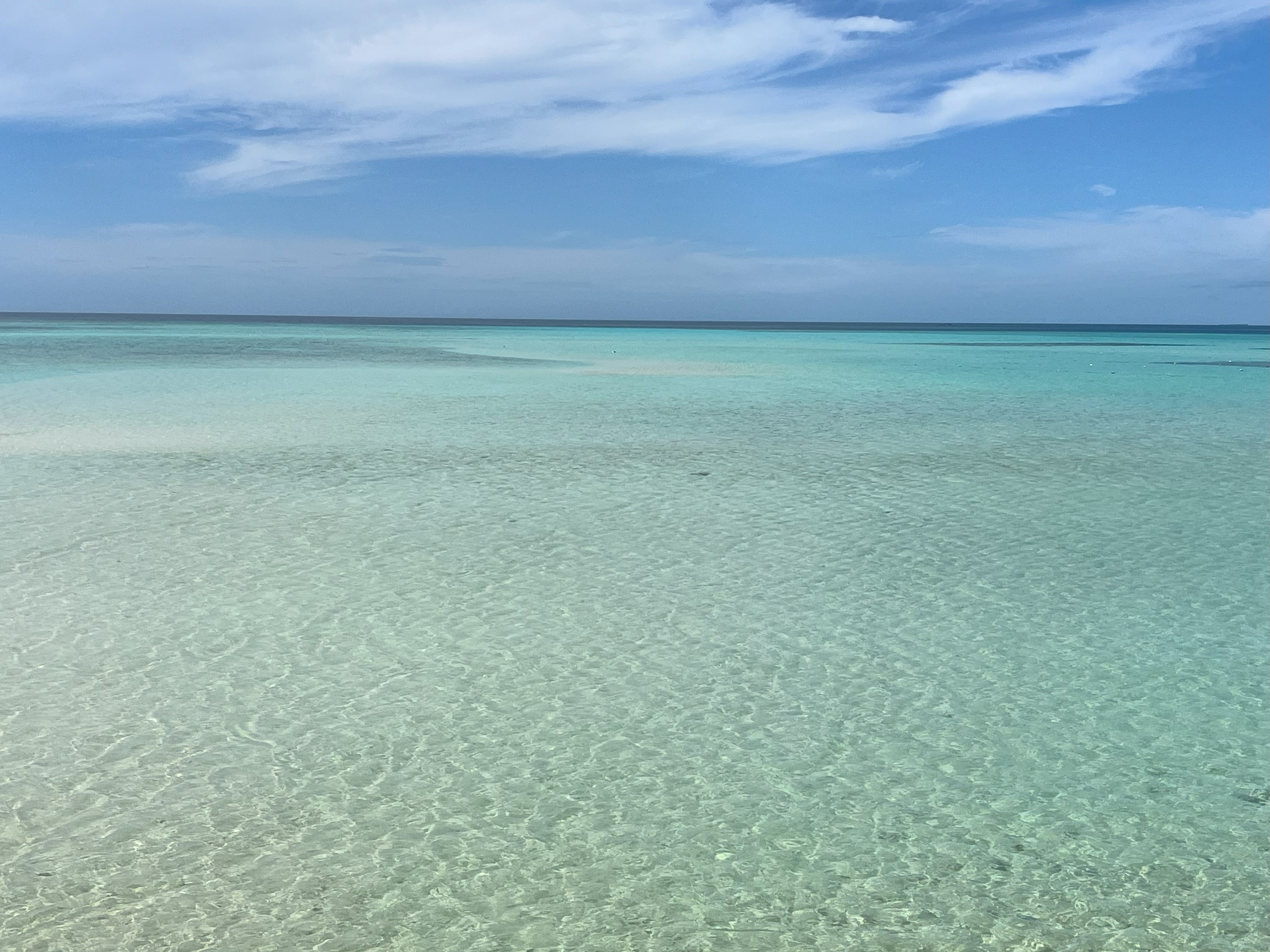 透き通る海は、まるで日本の景色にはみえませんでした☆